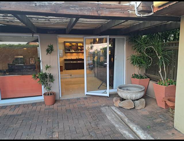 50M² OFFICE TO LET IN OVERPORT